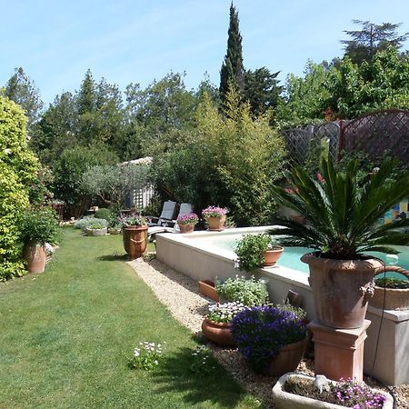 Le Clos Martin Eyragues Exteriör bild