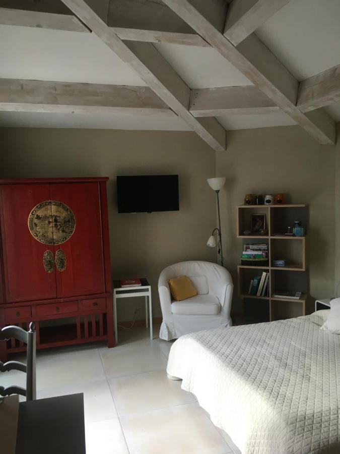 Le Clos Martin Eyragues Exteriör bild