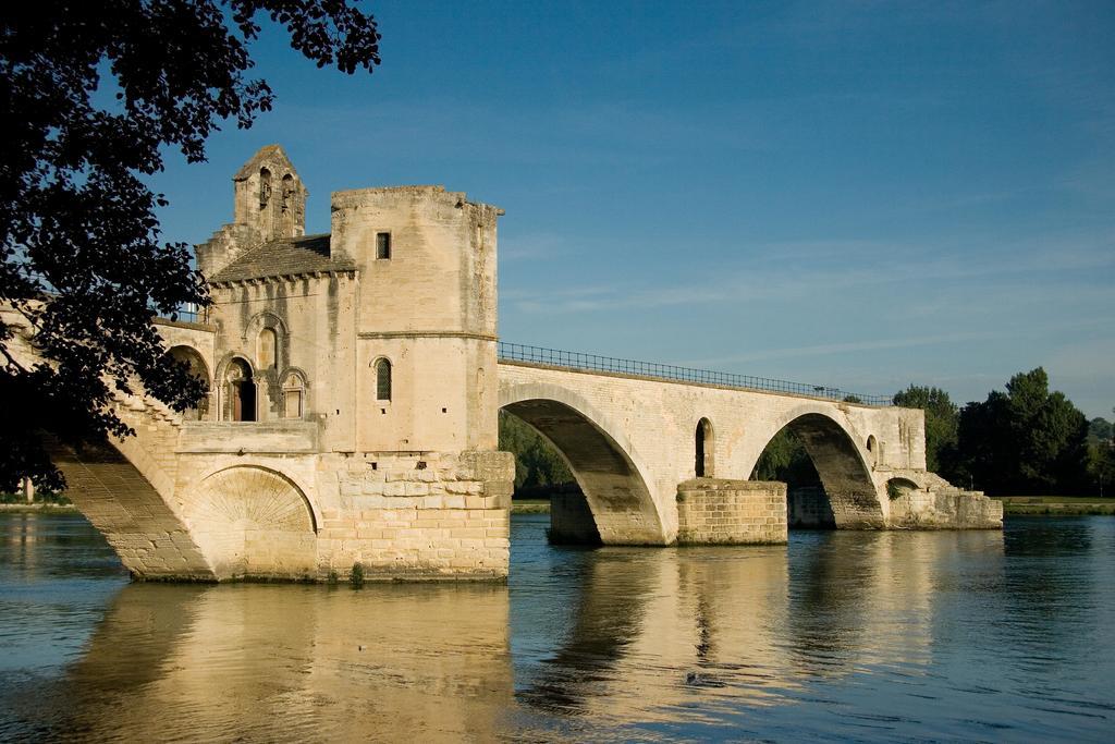 Le Clos Martin Eyragues Exteriör bild