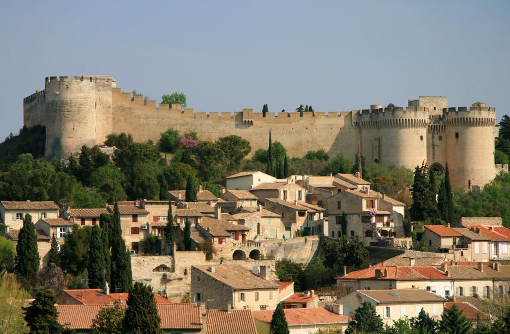 Le Clos Martin Eyragues Exteriör bild
